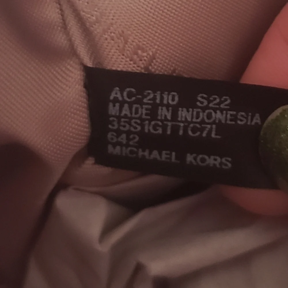 NWT Jet Set Saffiano Leather Crossbody - Picture 11 of 13